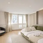 Montparnasse - Premium With Lift And Balcony For 6